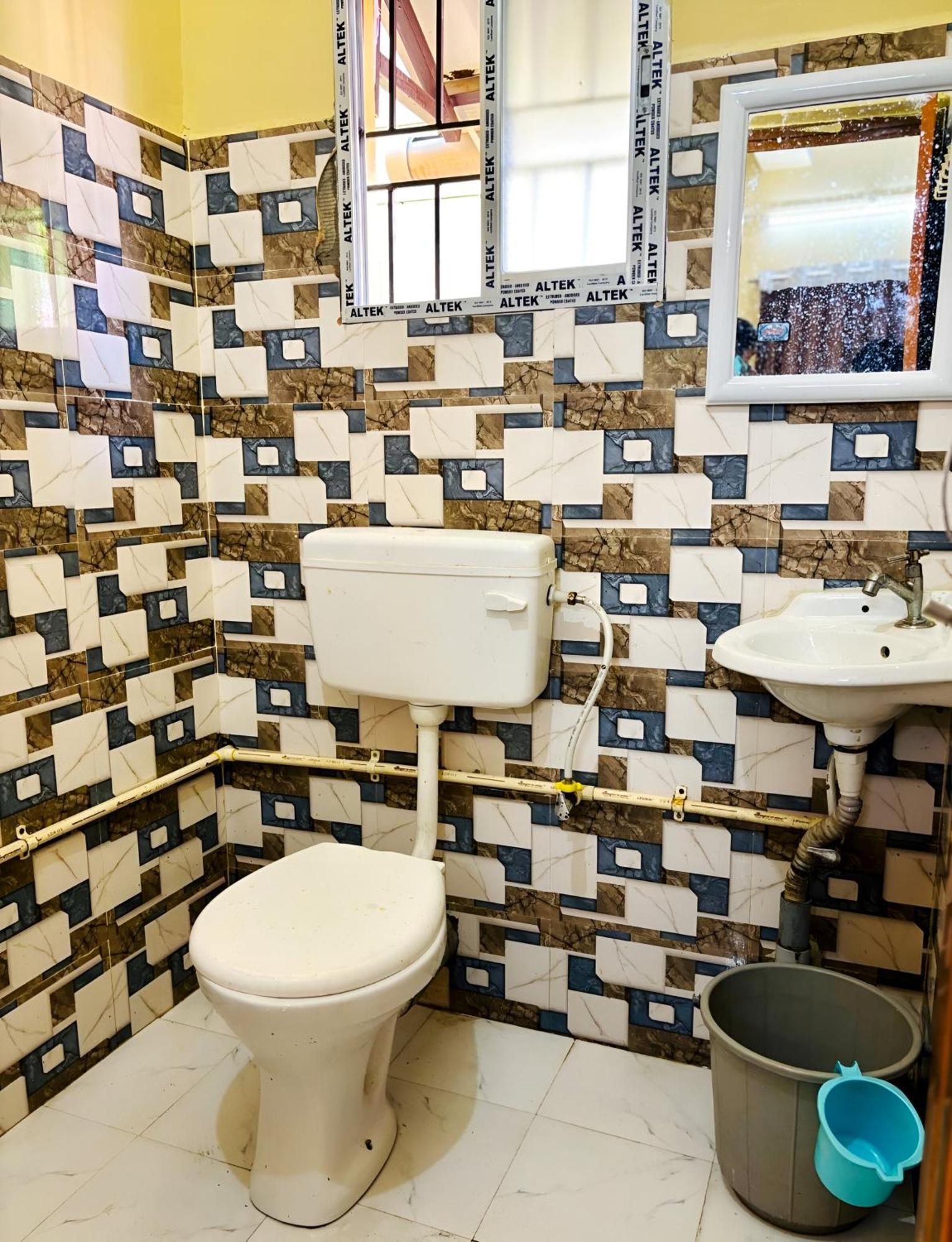 Capital Heritage Homestay グワーハーティー エクステリア 写真