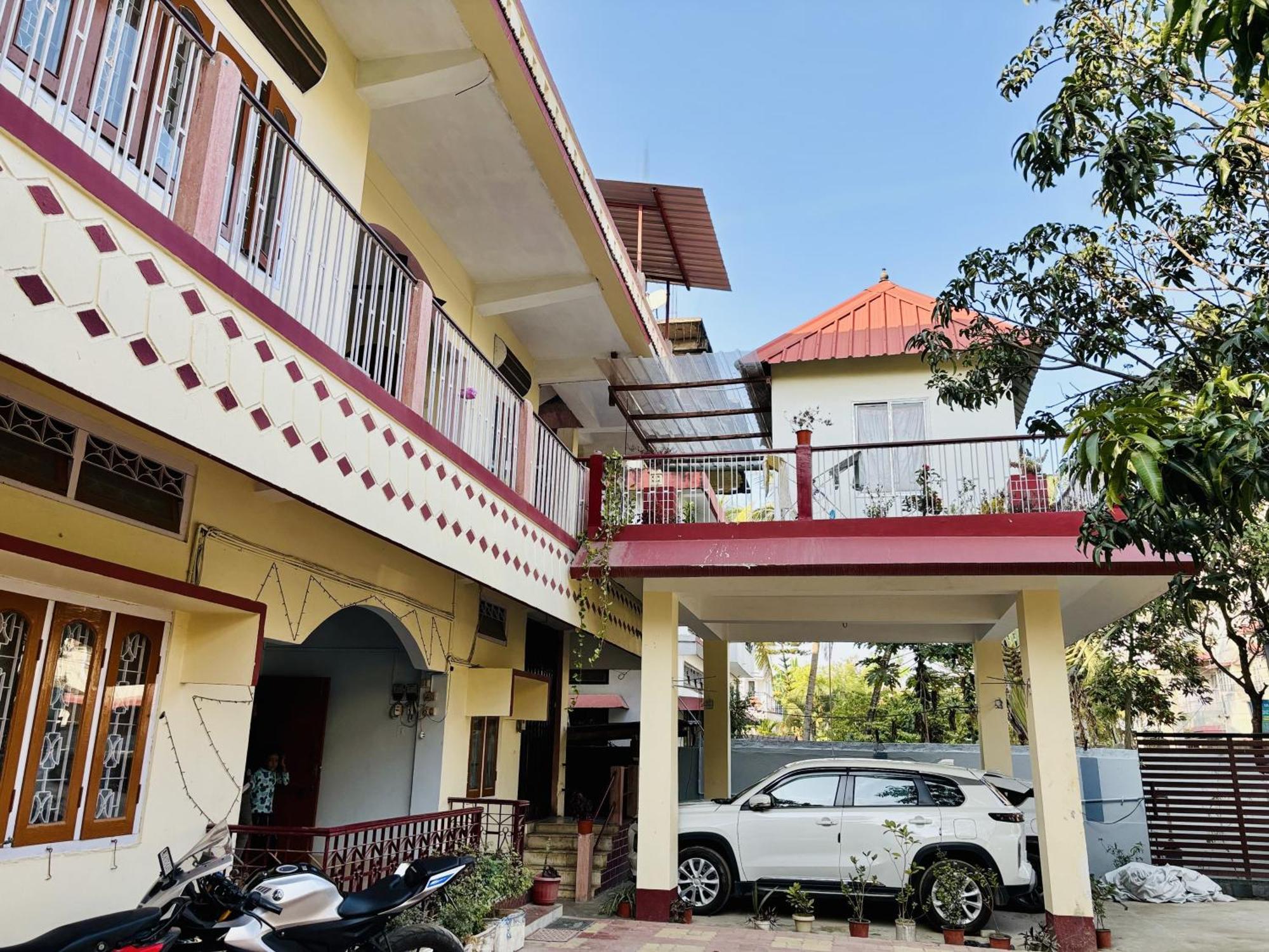 Capital Heritage Homestay グワーハーティー エクステリア 写真